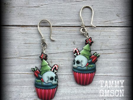 Christmas earrings-Gothic skull cupcake earrings Online