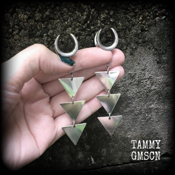 Triple triangle gauged earrings For Sale