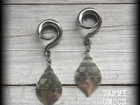 Antique silver tear drop earrings-Ishtar gauged earrings Hot on Sale