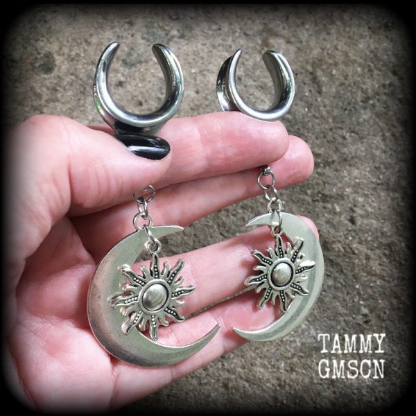 Sun and moon gauged earrings Supply