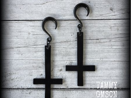 Black inverted cross gauged earrings For Cheap