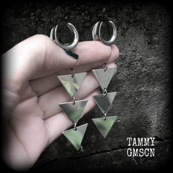 Triple triangle gauged earrings For Sale